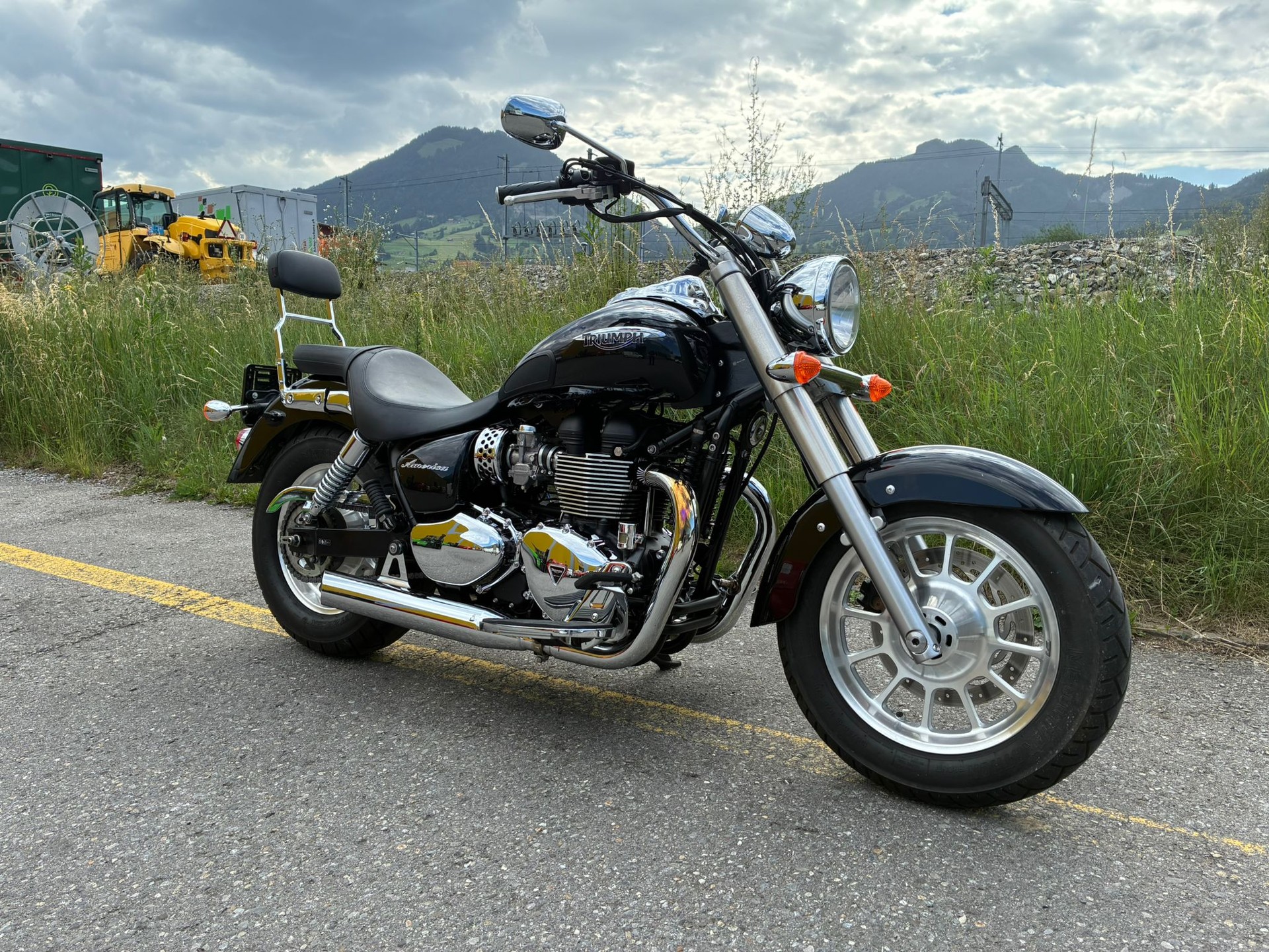 TRIUMPH America 900 i LT-image-2