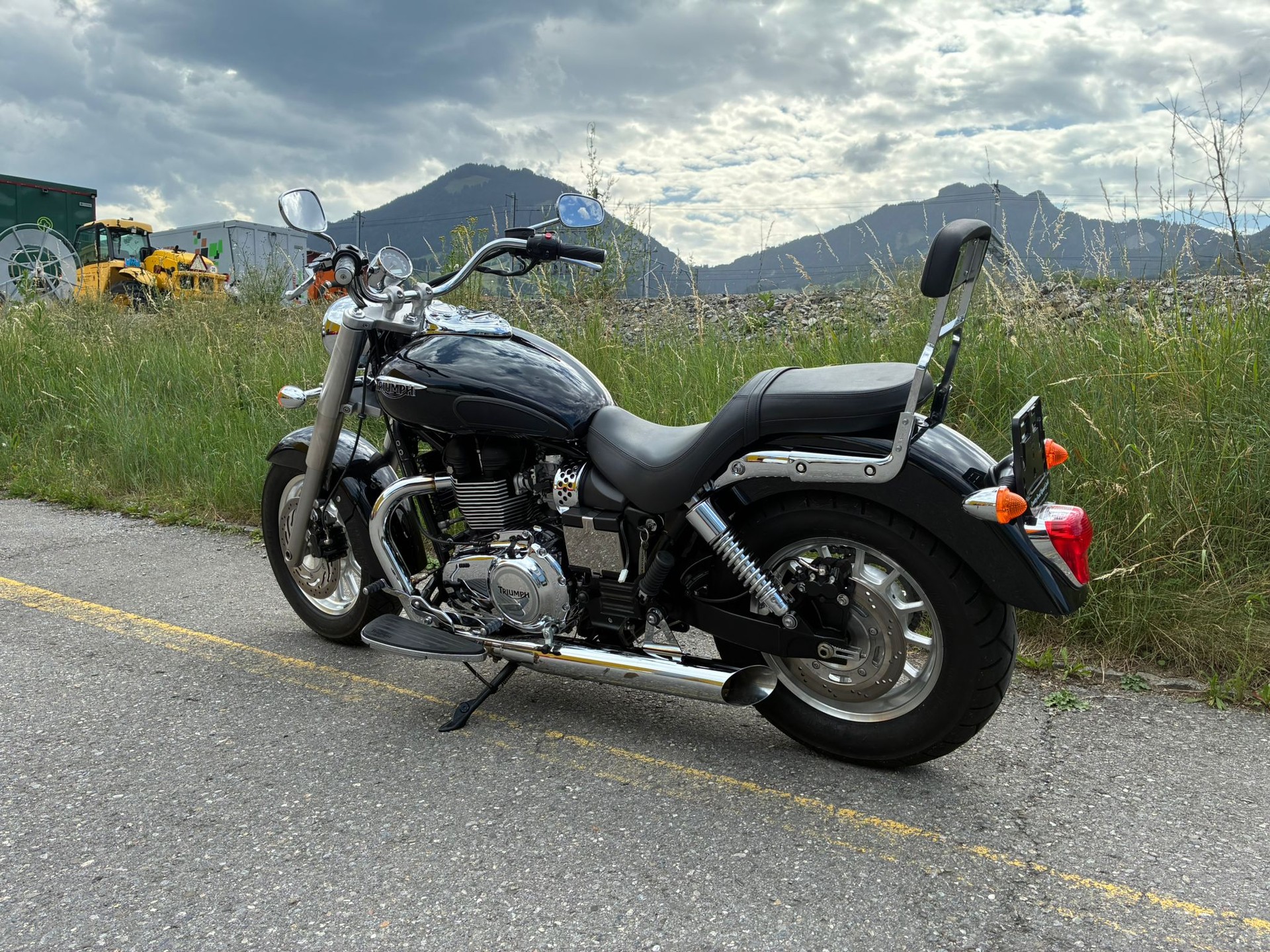 TRIUMPH America 900 i LT-image-4