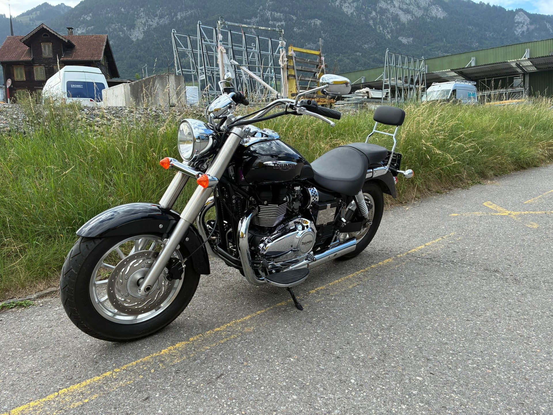 TRIUMPH America 900 i LT-image-3