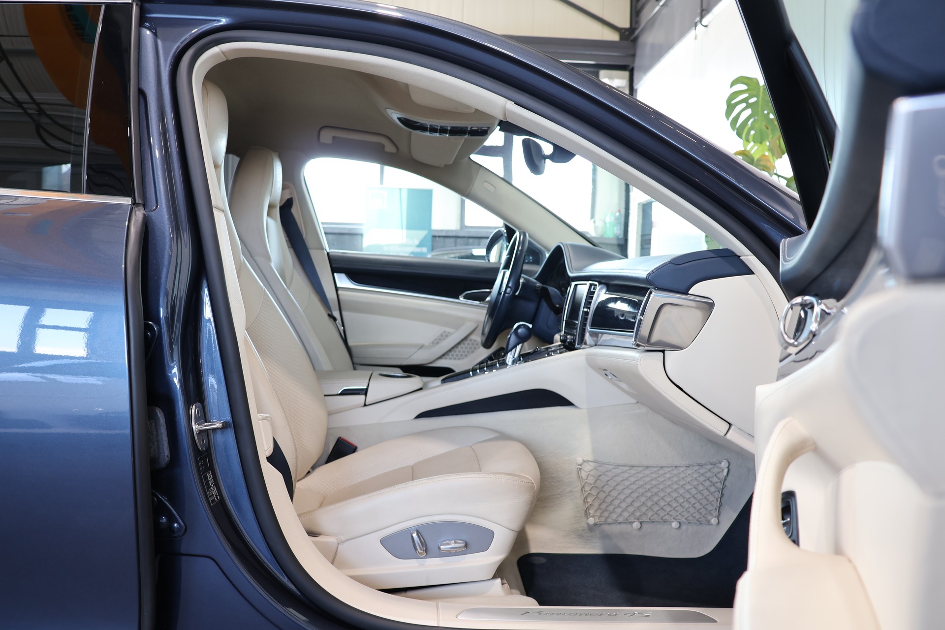 PORSCHE Panamera S 4.8 PDK-image-12