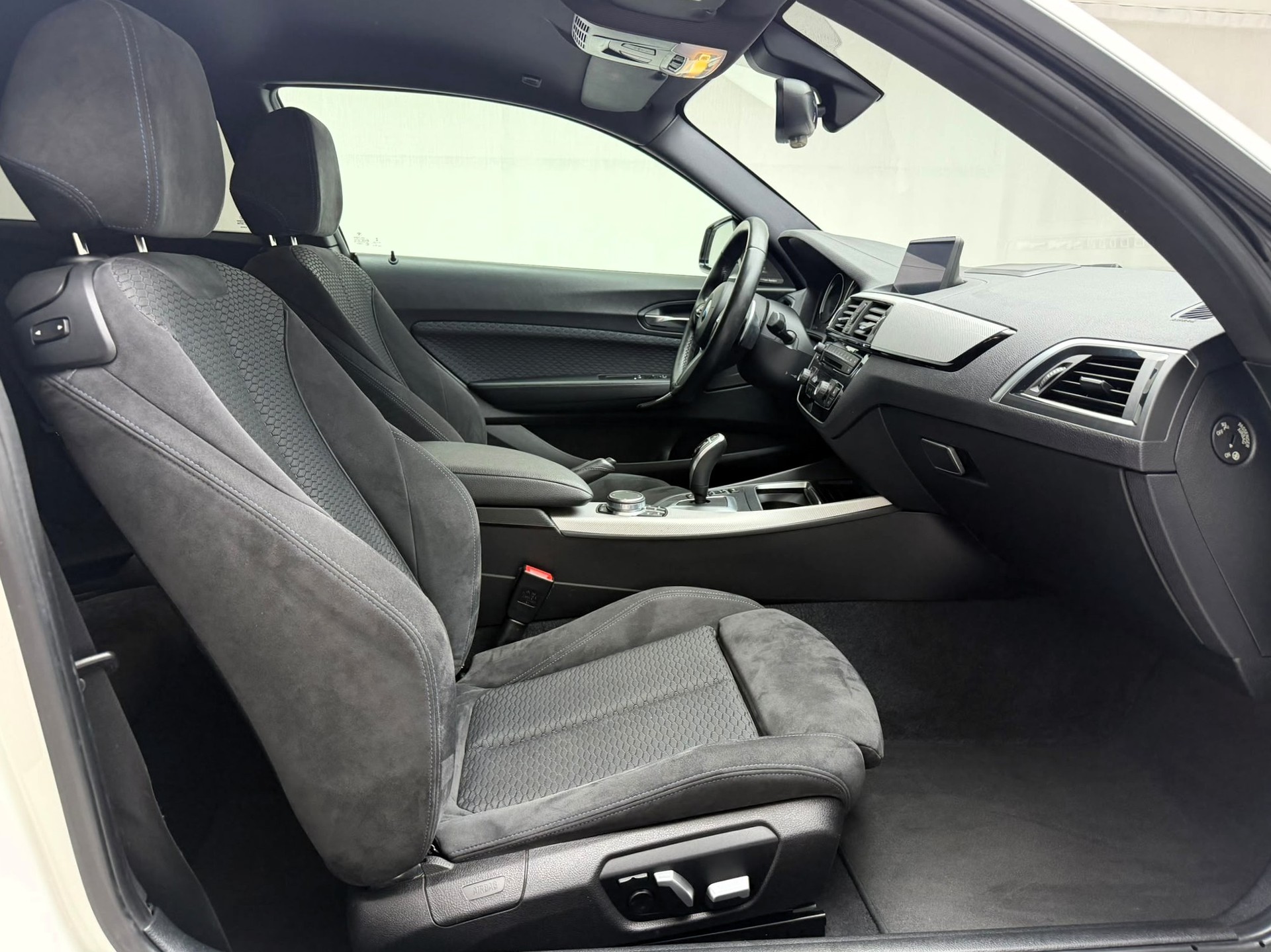 BMW M240i xDrive Steptronic-image-9