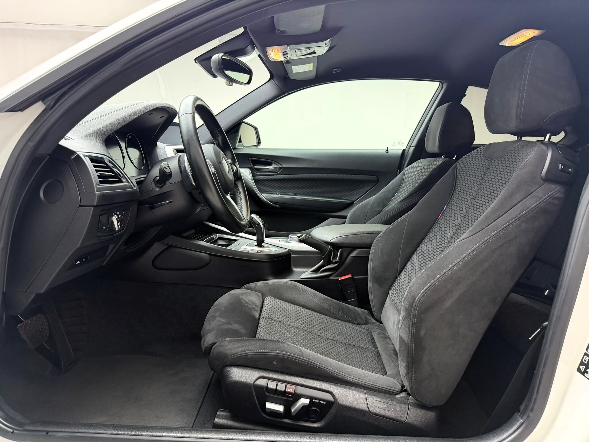 BMW M240i xDrive Steptronic-image-8