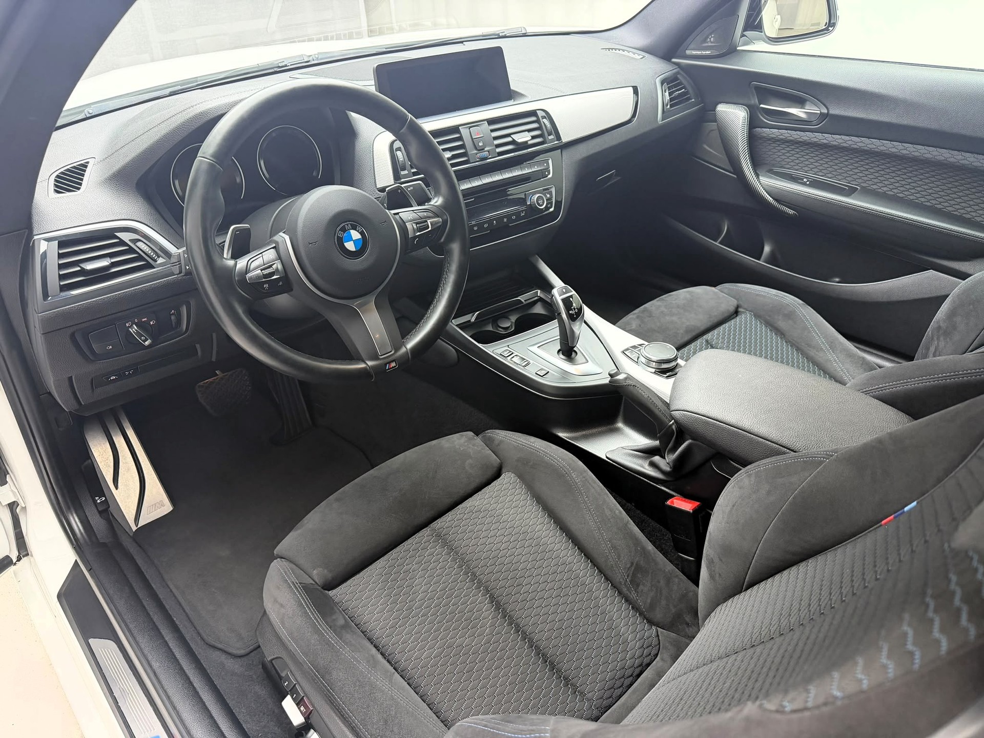 BMW M240i xDrive Steptronic-image-6