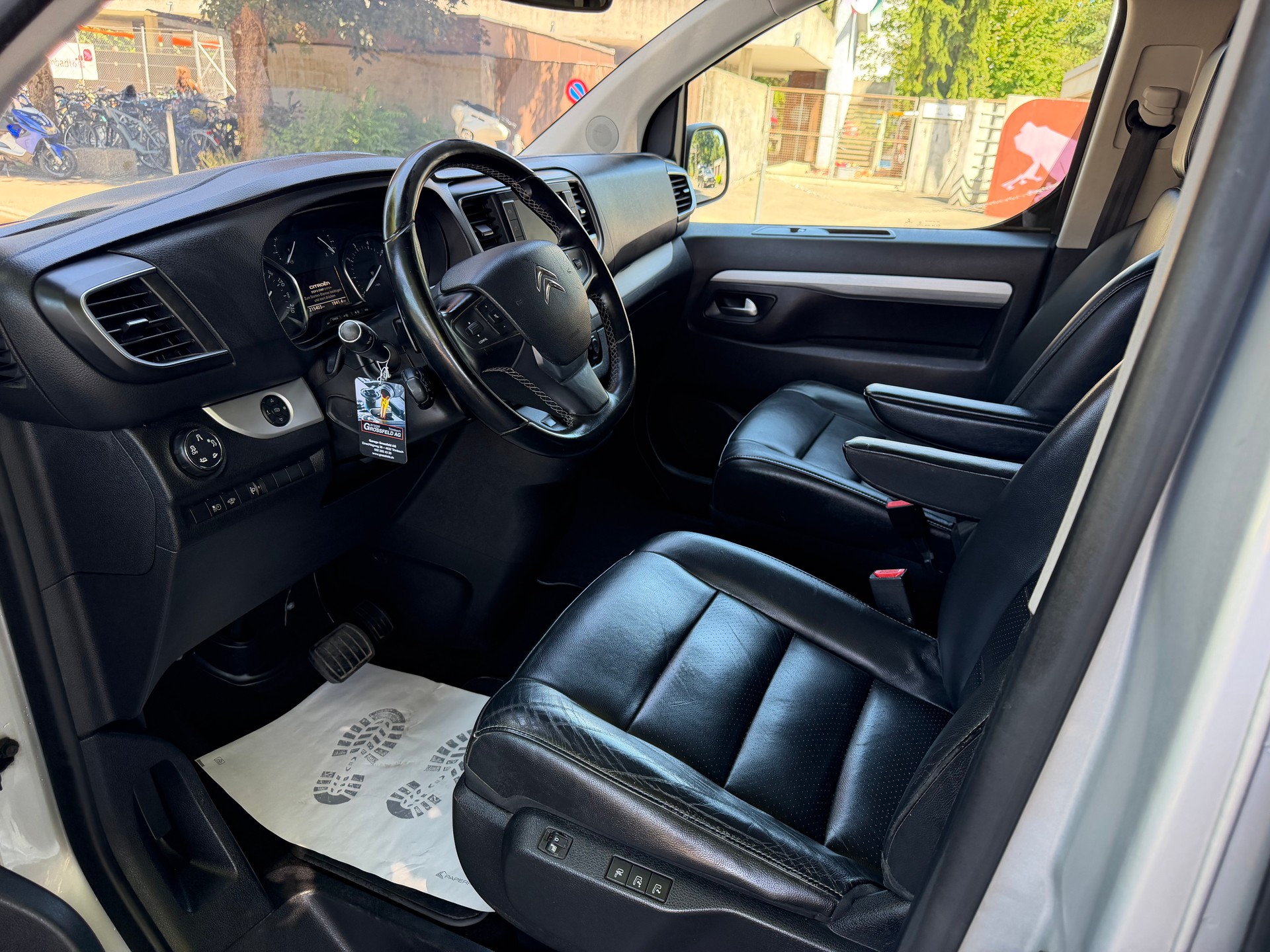 CITROEN Spacetourer 2.0 BlueHDi Shine XS EAT-image-7