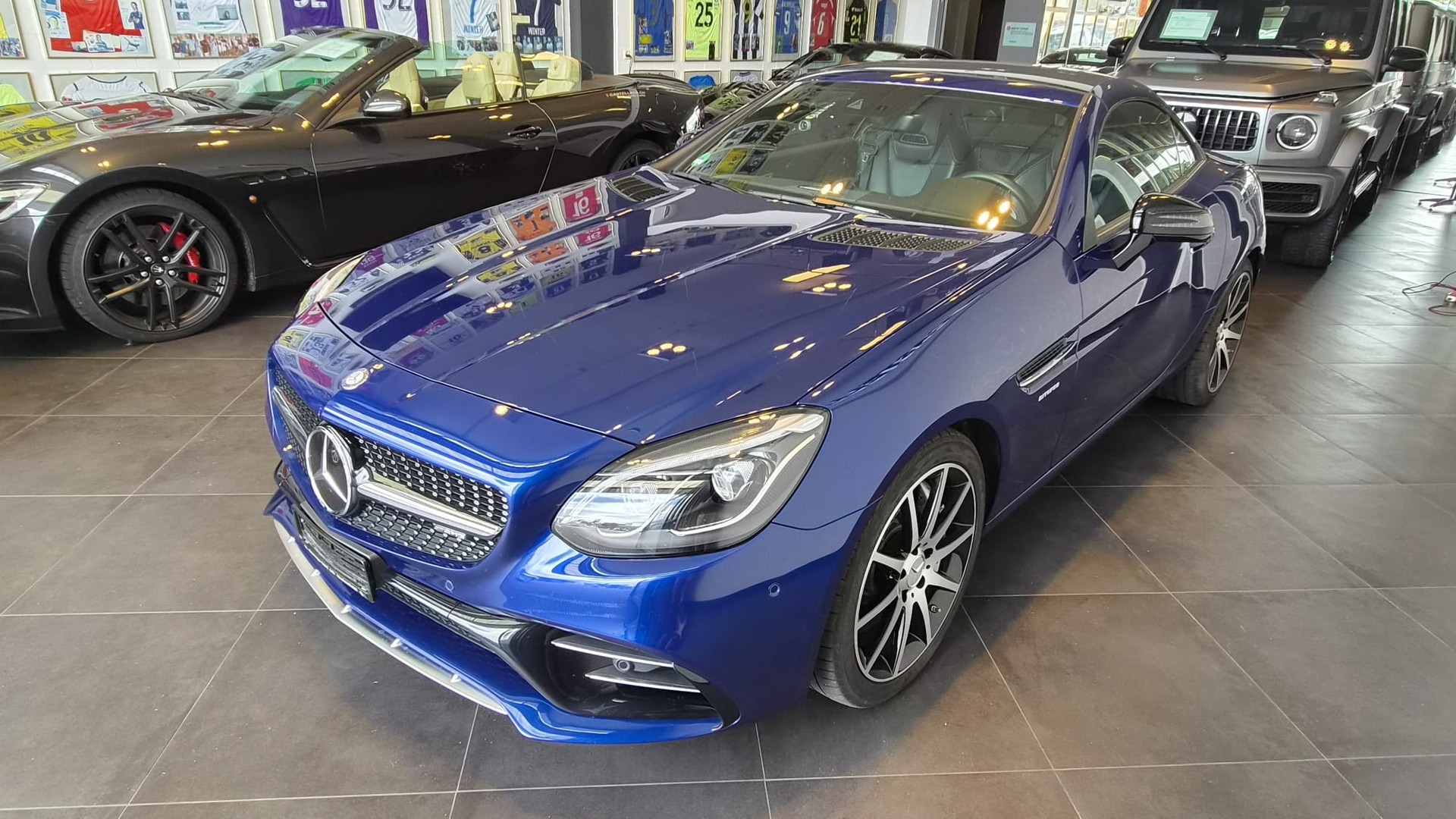 MERCEDES-BENZ SLC 43 AMG 9G-Tronic-showroom-element-3