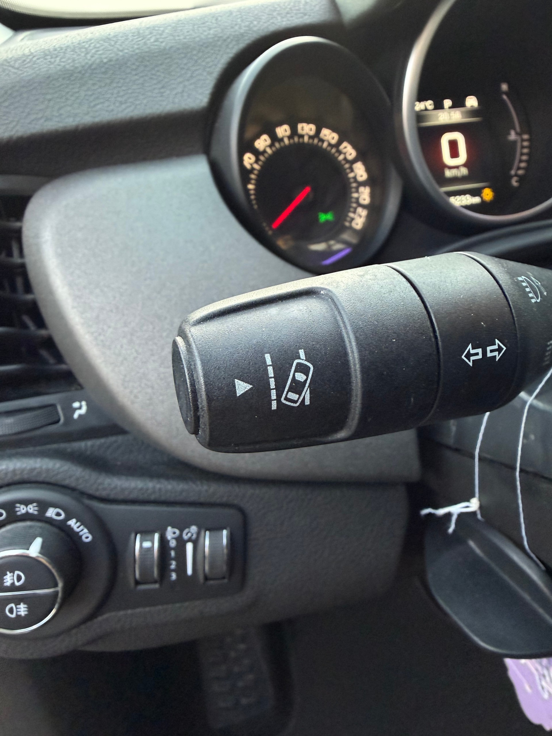 FIAT 500X 1.4T Off Road Edition+ 4x4 Automatic-image-13