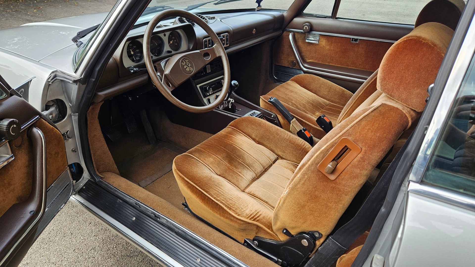 PEUGEOT C 12-image-1