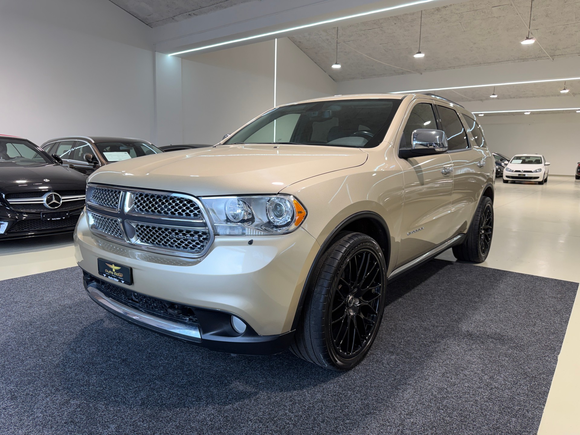 DODGE Durango 5.7 V8 HEMI Citadel-showroom-element-1