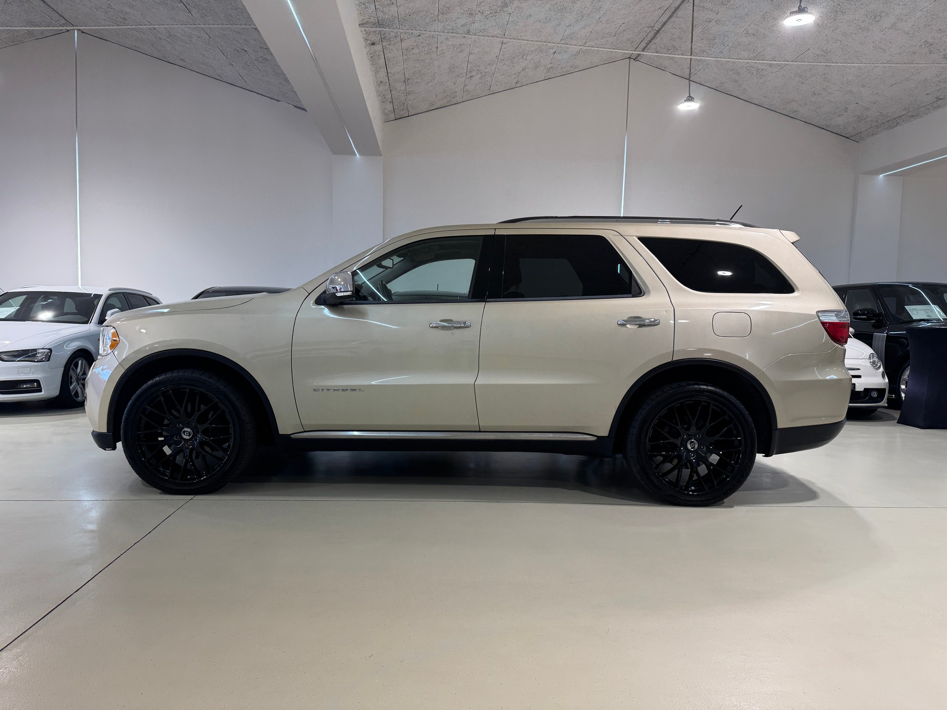 DODGE Durango 5.7 V8 HEMI Citadel-showroom-element-1