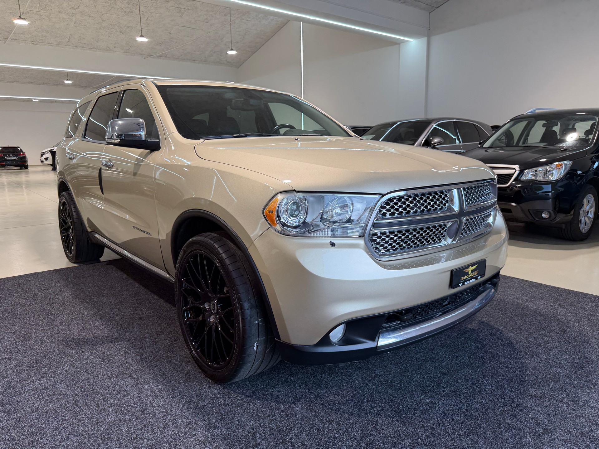 DODGE Durango 5.7 V8 HEMI Citadel-showroom-element-2