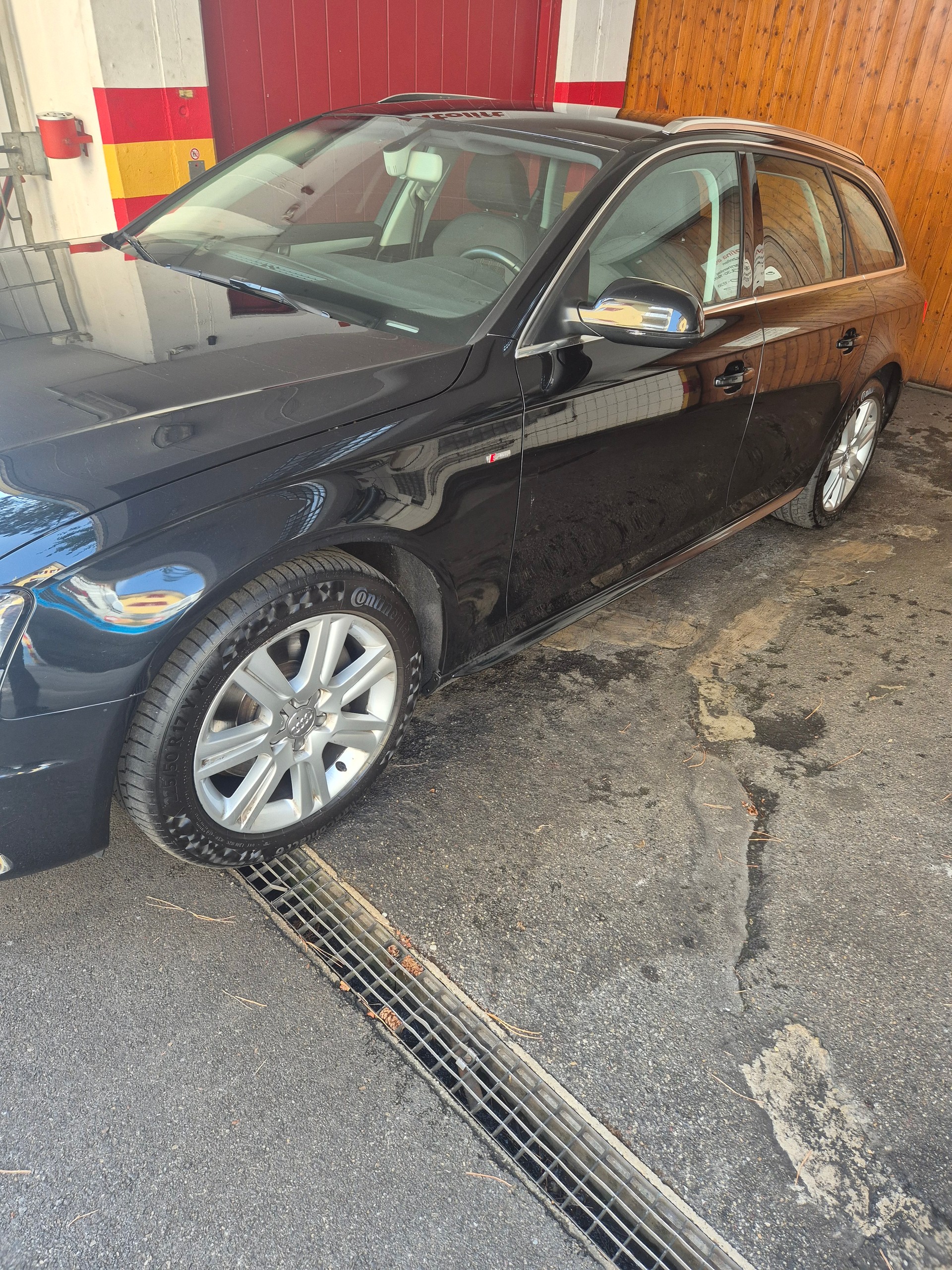 AUDI A4 Avant 2.0 TFSI quattro S-tronic-image-5