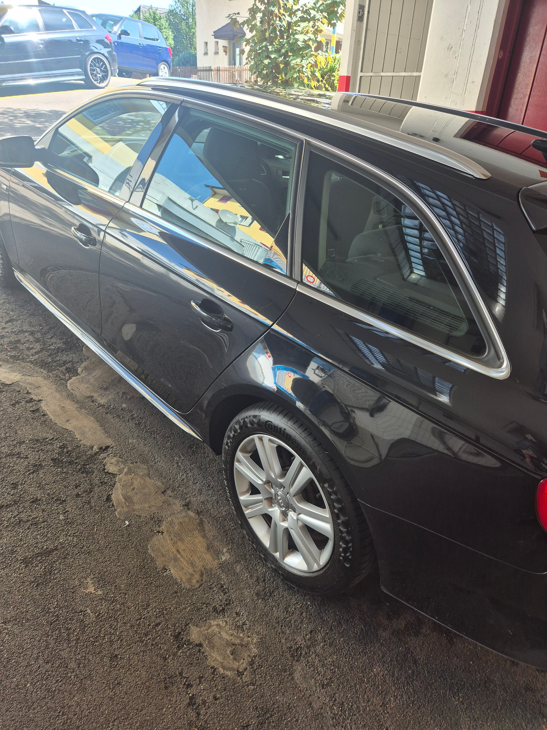 AUDI A4 Avant 2.0 TFSI quattro S-tronic-image-9