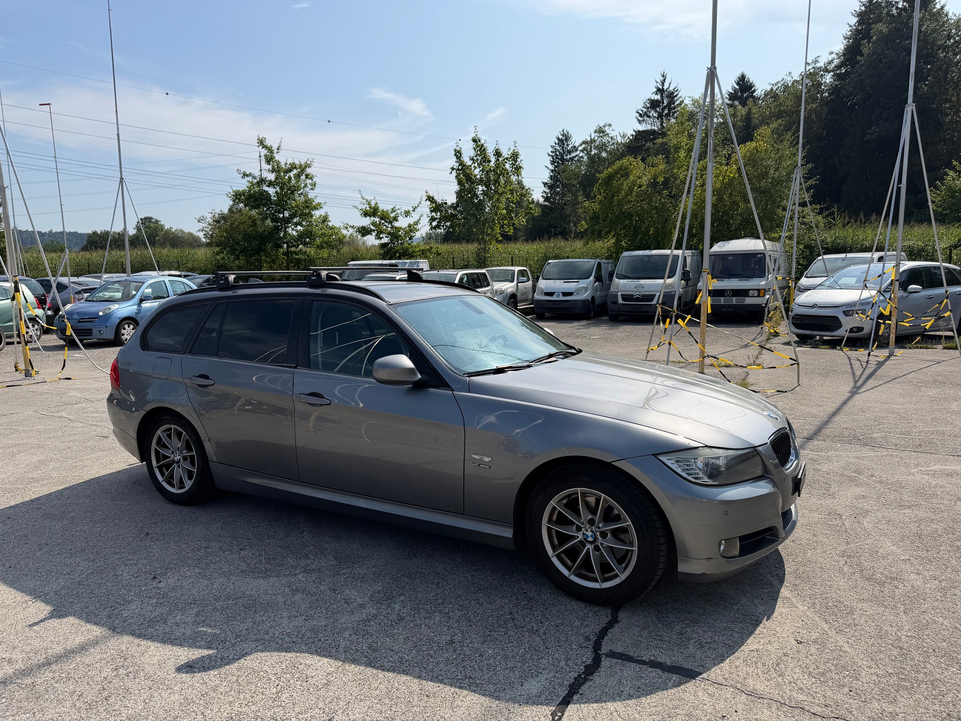 BMW 320d xDrive Touring-image-2