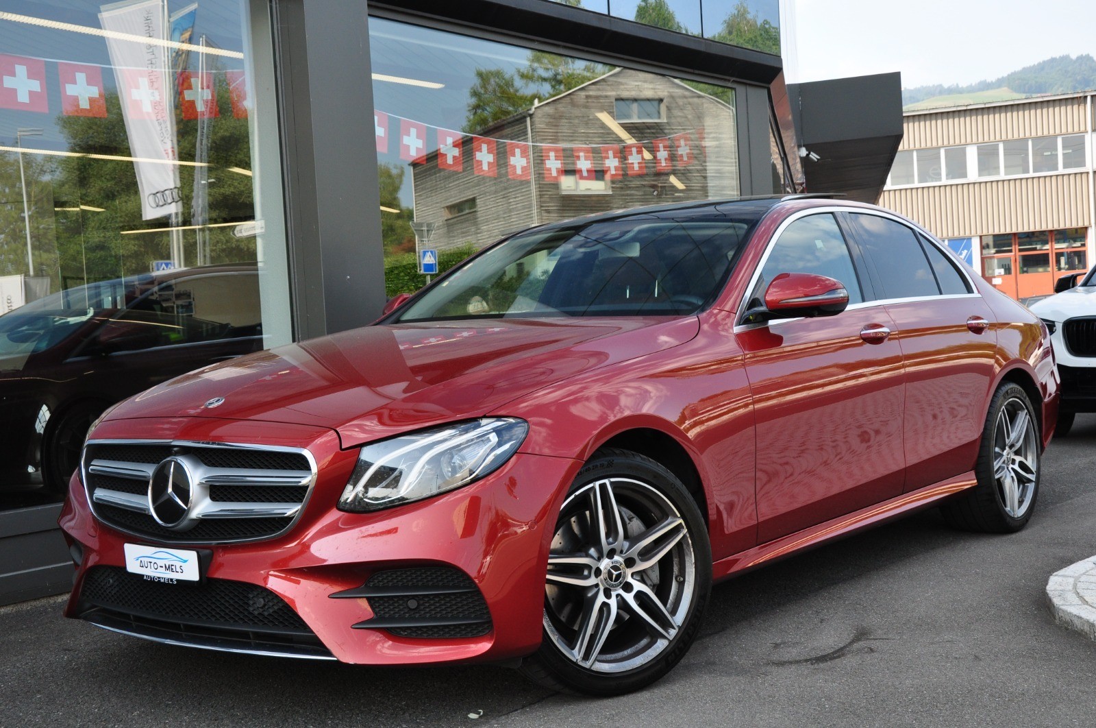 MERCEDES-BENZ E 200 AMG Line 4Matic 9G-Tronic-showroom-element-1