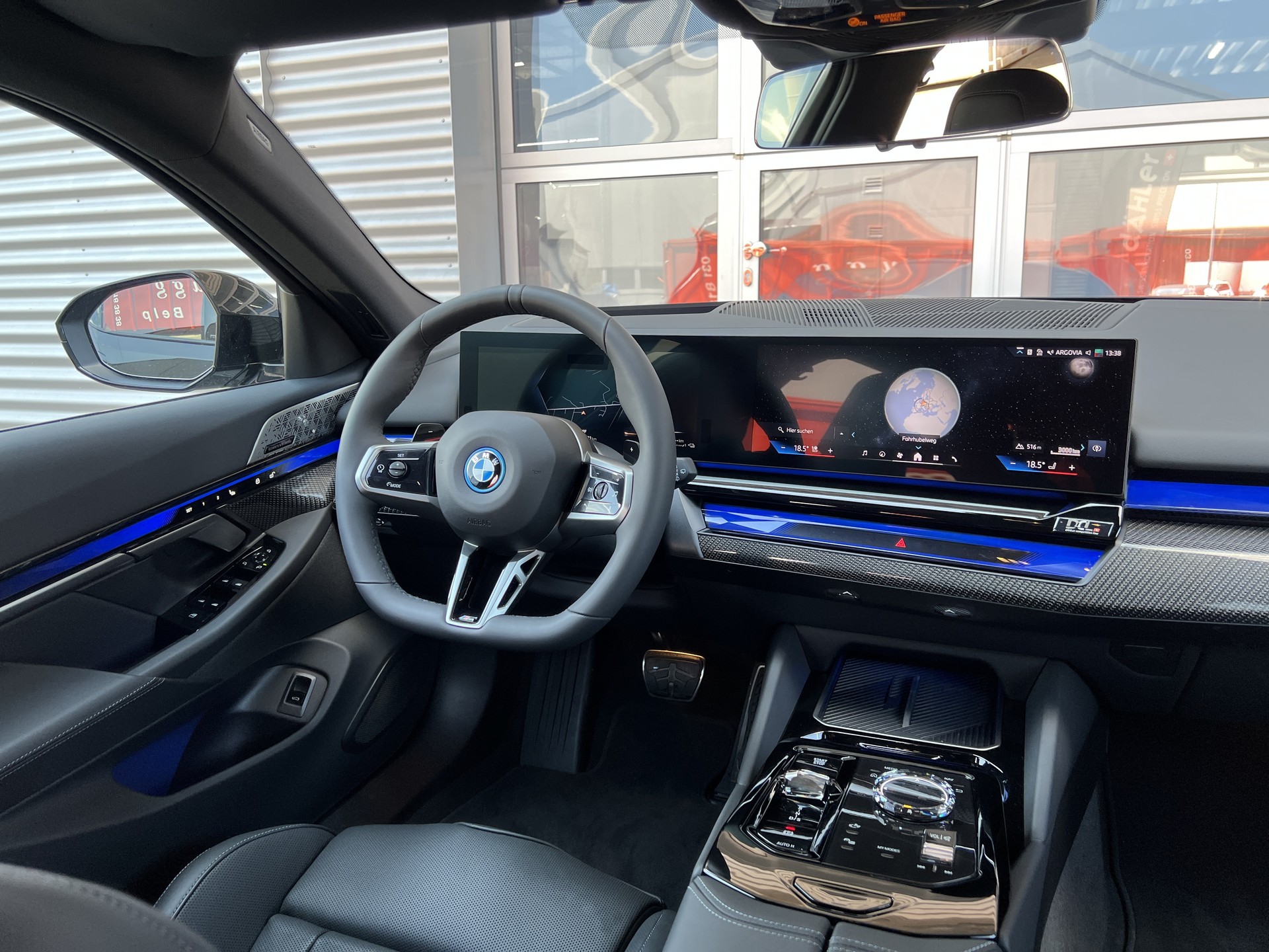 BMW 550e xDrive Touring M Sport Pro Steptronic-showroom-element-2