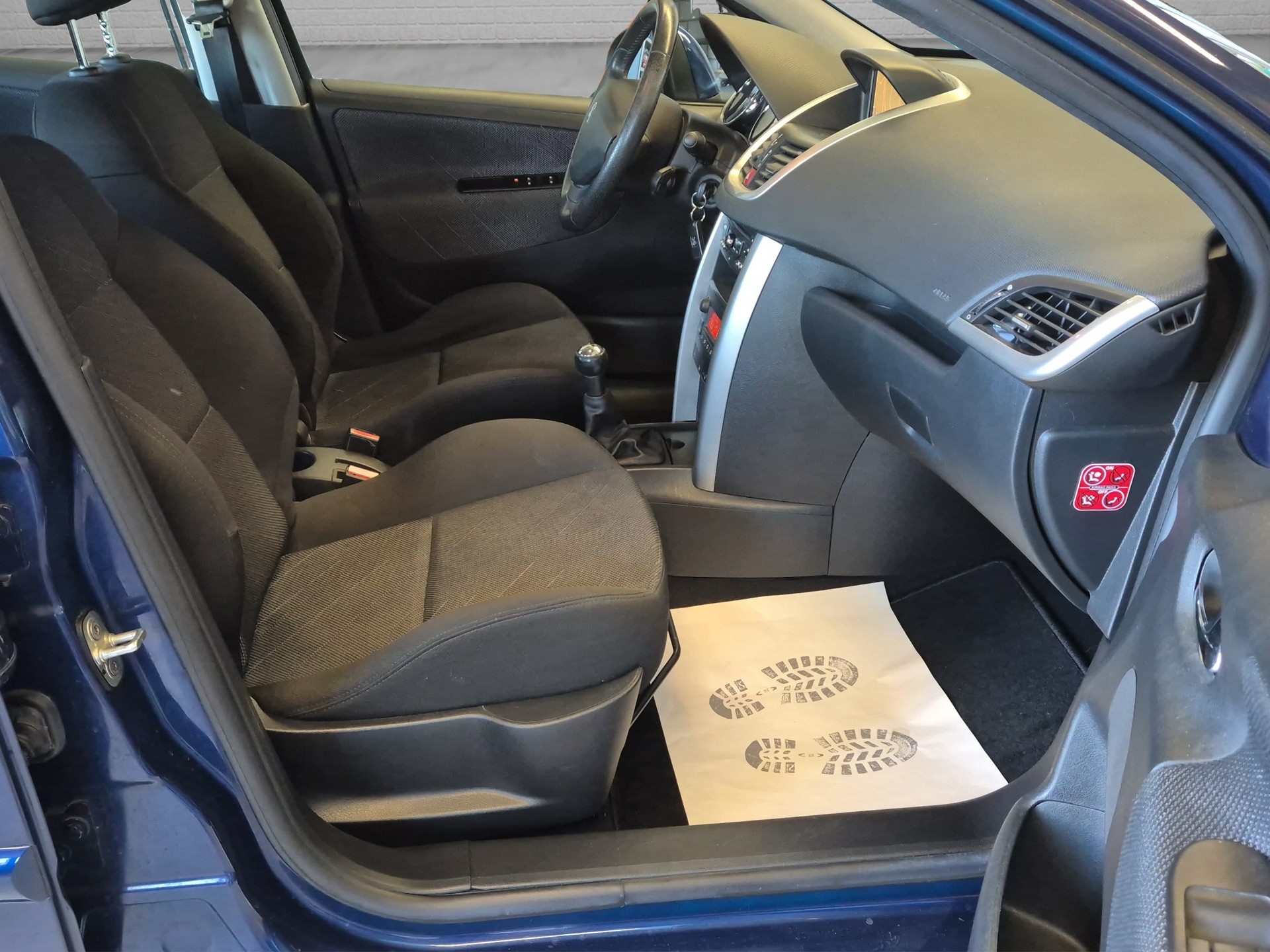 PEUGEOT 207 1.6 16V Sport Pack-image-15