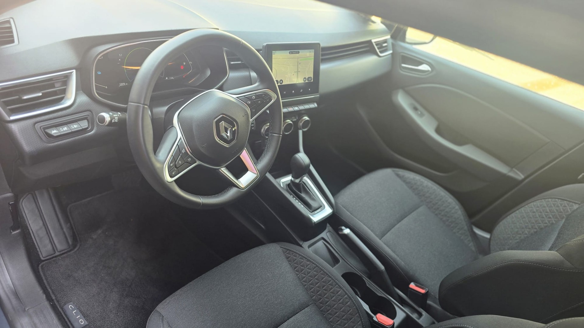 RENAULT Clio 1.6 E-Tech Hybrid Intens premium , navi, PDC; ACC, 8 pneus-image-5