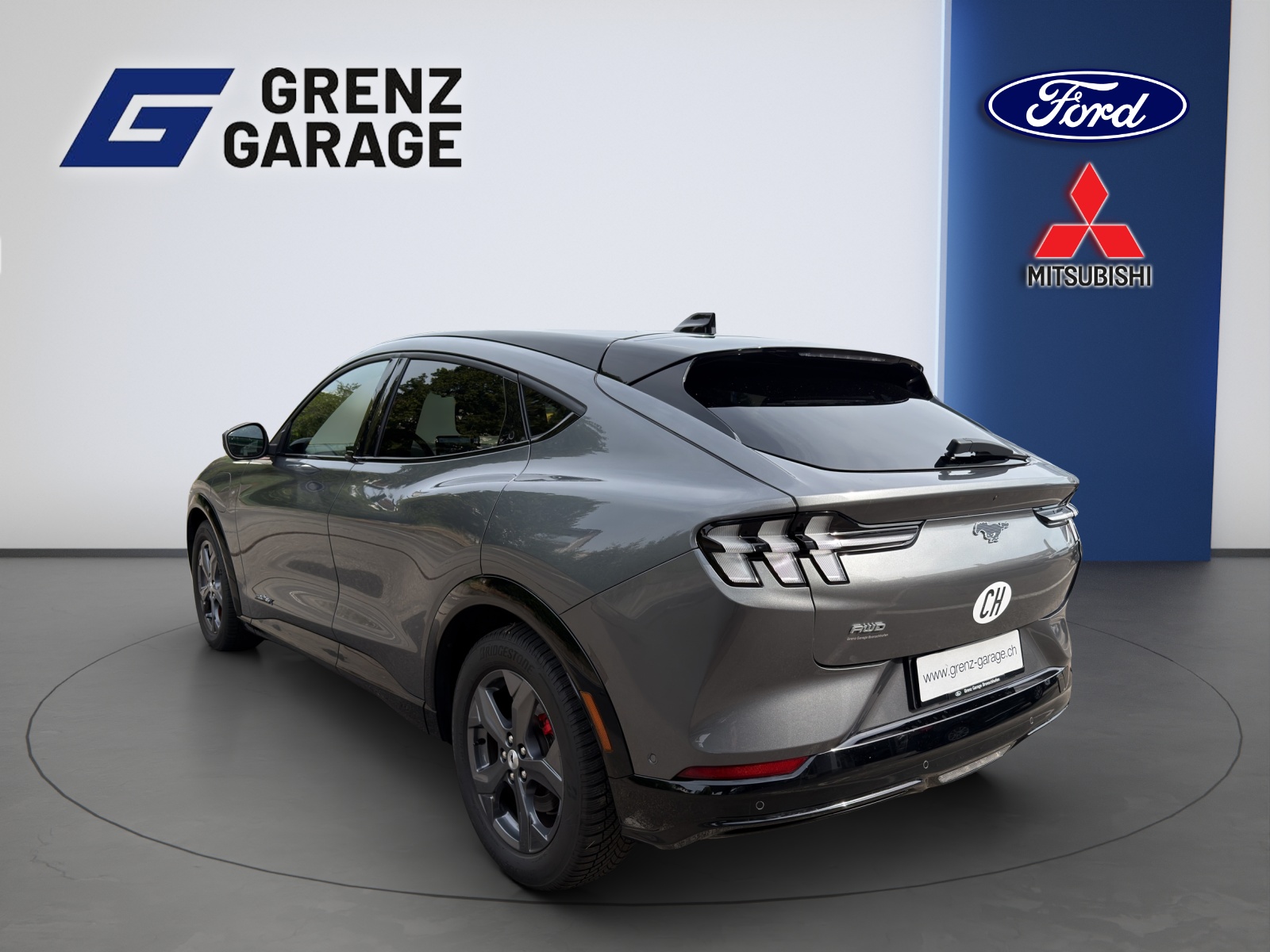 FORD Mustang Mach-E Premium AWD-showroom-element-2