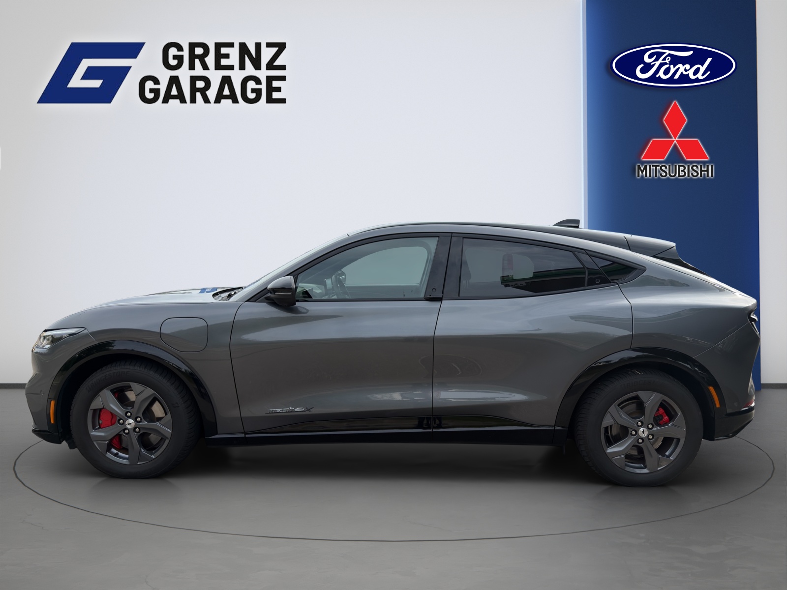FORD Mustang Mach-E Premium AWD-showroom-element-1