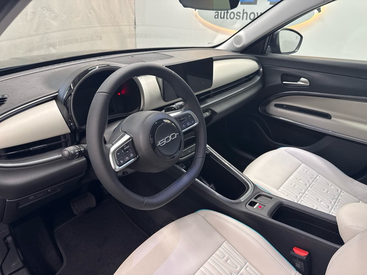 FIAT 600h MildHybrid La Prima-showroom-element-2