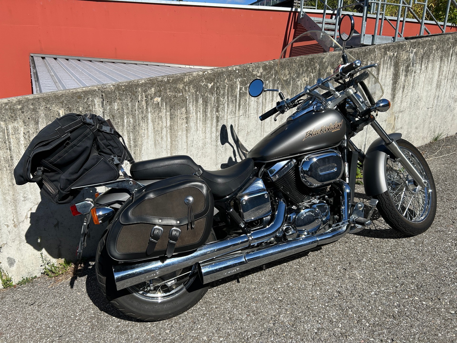 HONDA VT 750 DC Black Widow
