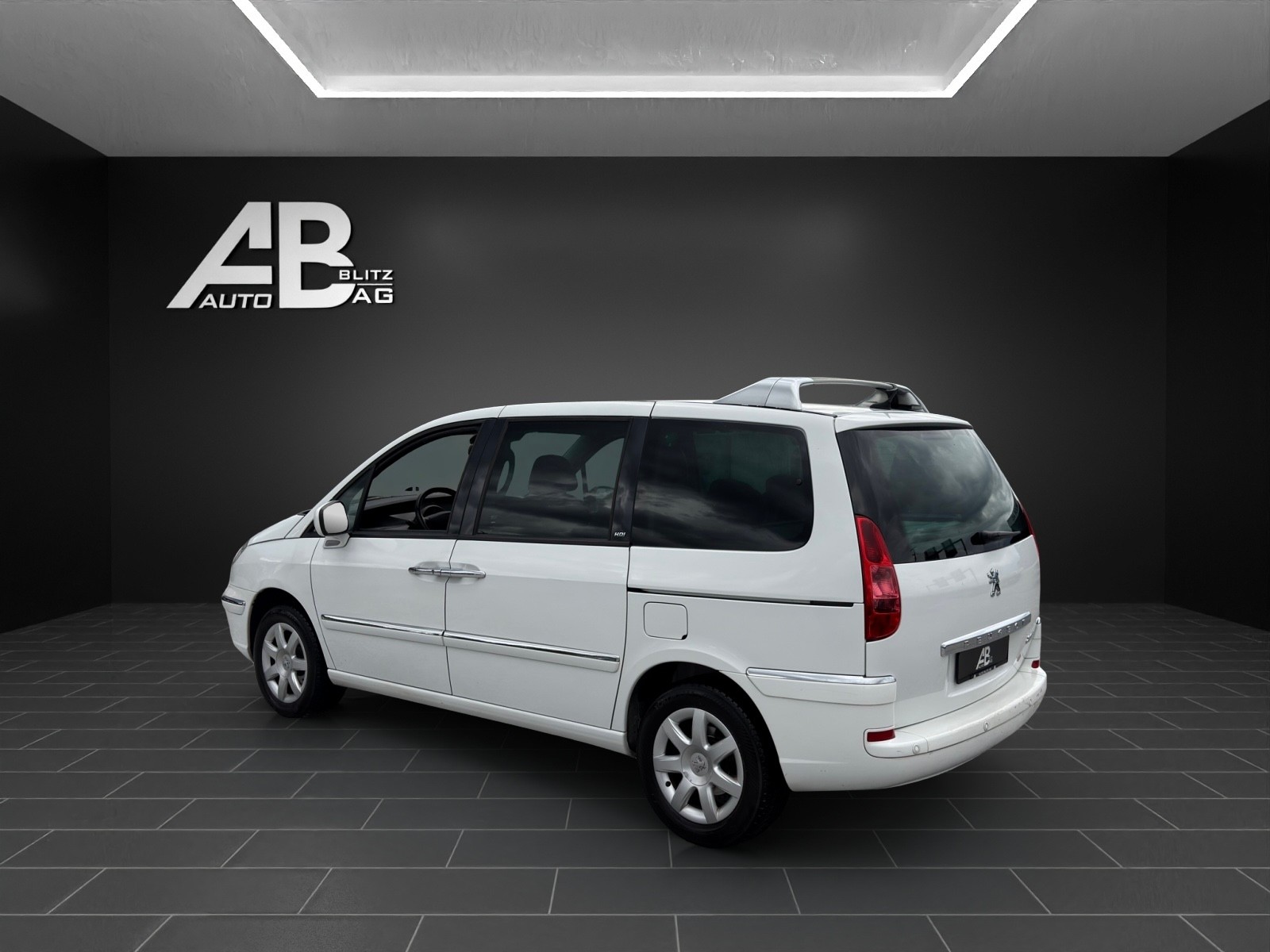 PEUGEOT 807 2.0 16V HDi Active-showroom-element-2