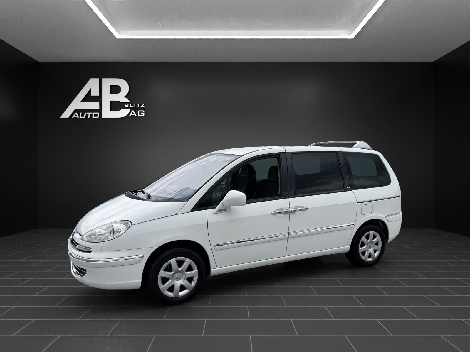 PEUGEOT 807 2.0 16V HDi Active-showroom-element-1