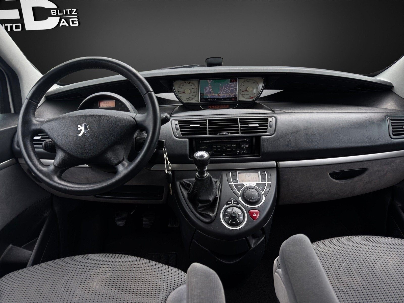 PEUGEOT 807 2.0 16V HDi Active-image-10