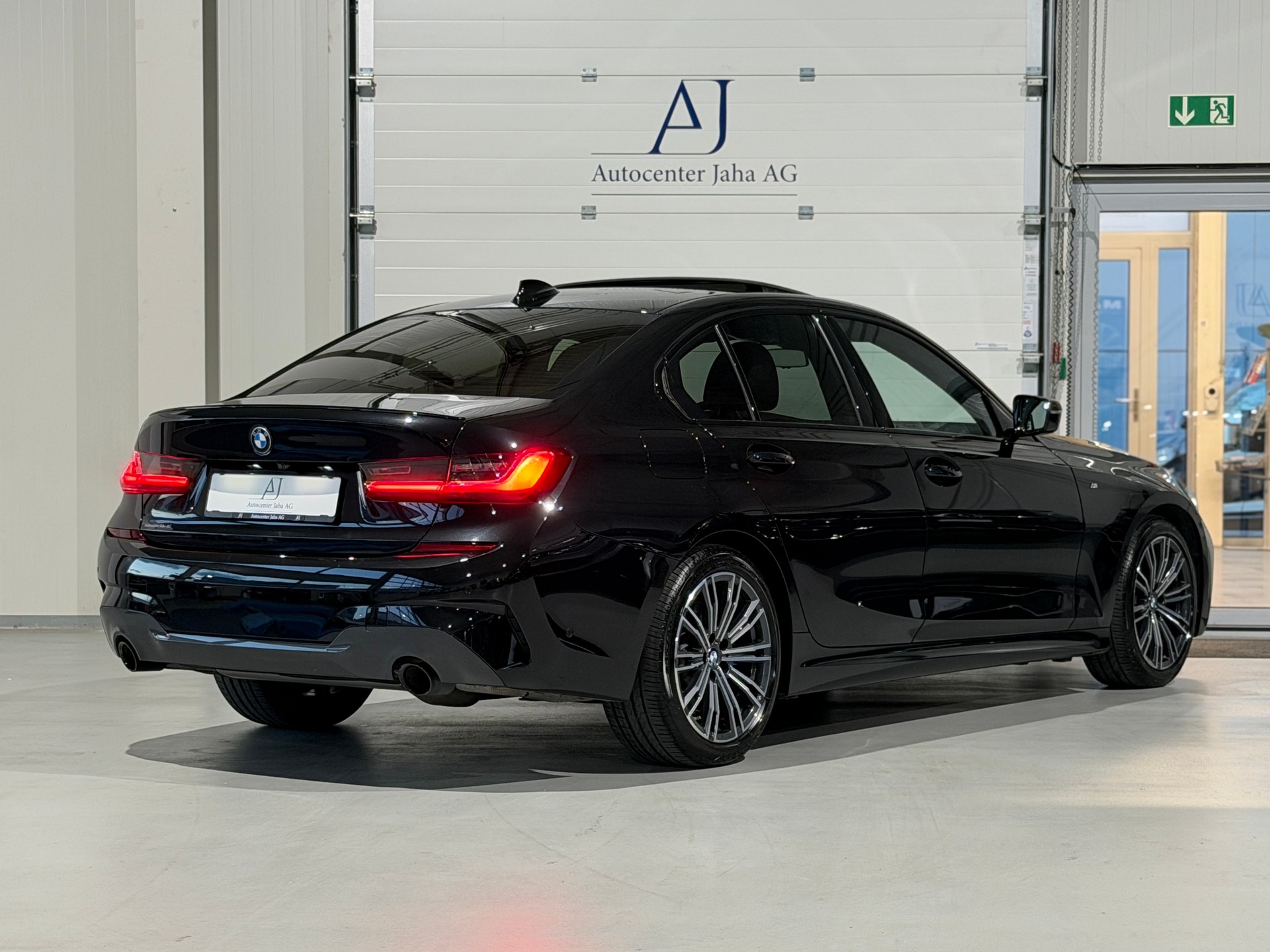 BMW 330d xDrive Steptronic M Sport (CH)-image-6