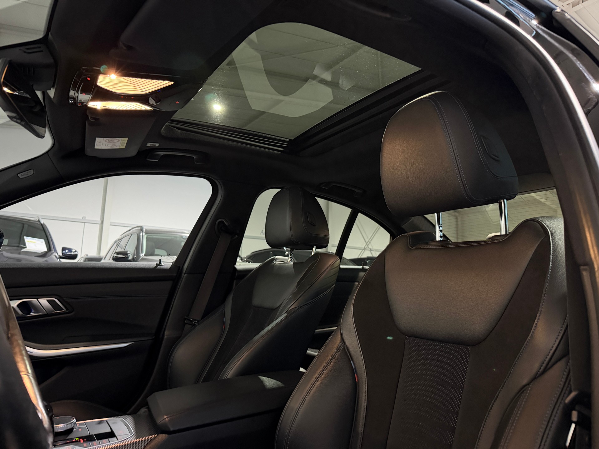 BMW 330d xDrive Steptronic M Sport (CH)-image-16