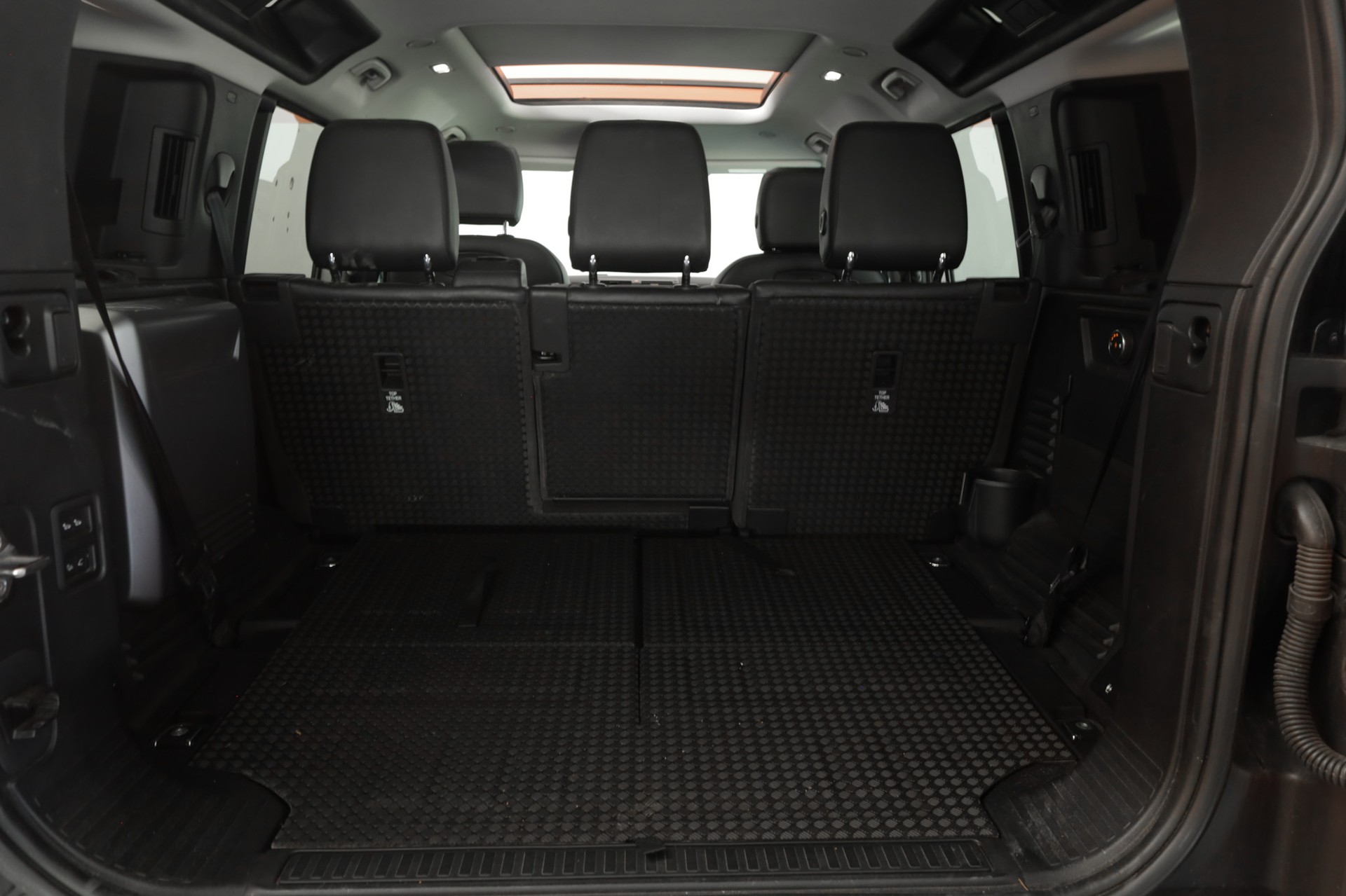 LAND ROVER Defender 110 P400 I6 First Edition 3.0 MHEV AT8-image-17