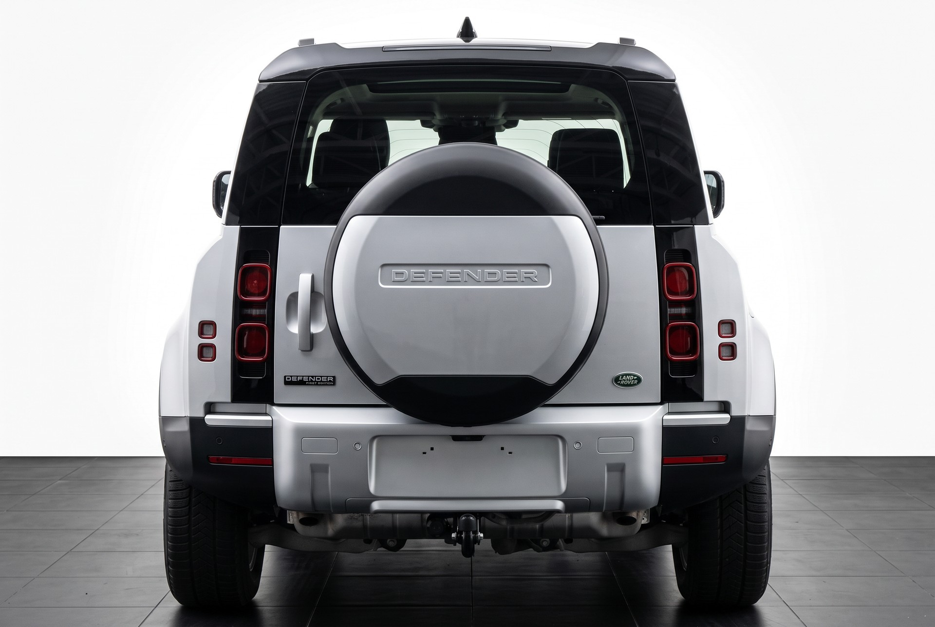 LAND ROVER Defender 110 P400 I6 First Edition 3.0 MHEV AT8-showroom-element-2