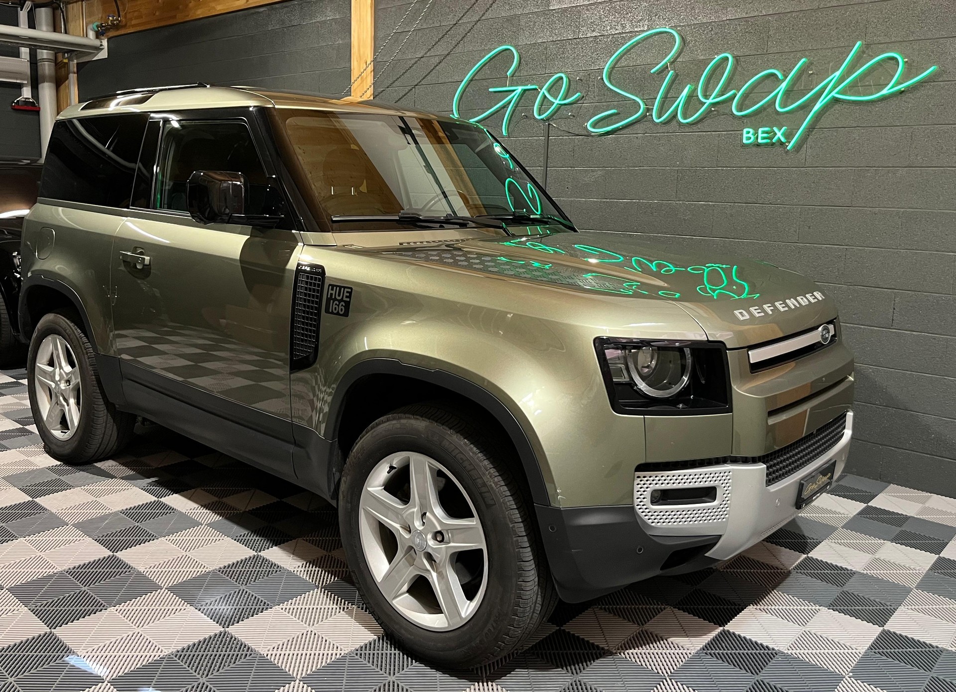 LAND ROVER Defender 90 3.0D I6 200 SE AT8