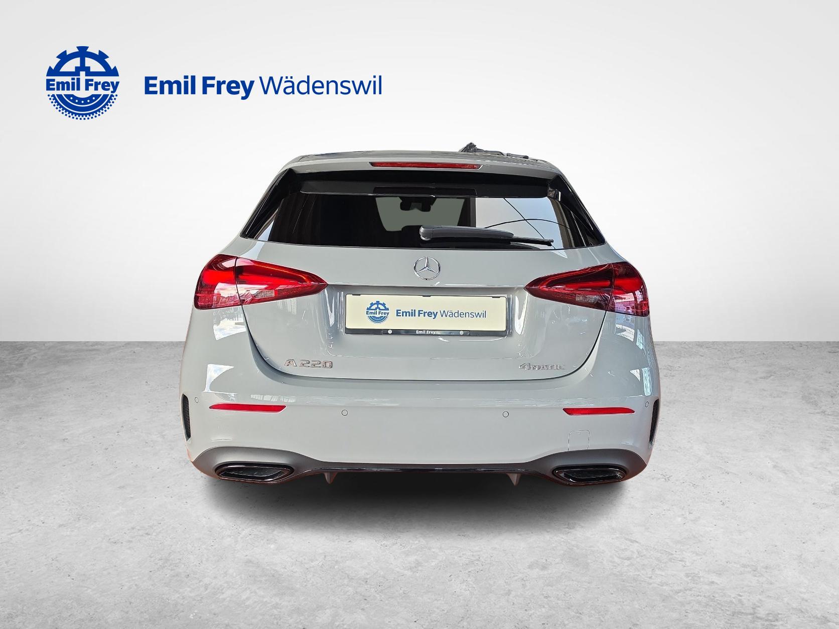 MERCEDES-BENZ A 220 4MATIC AMG Line-image-5