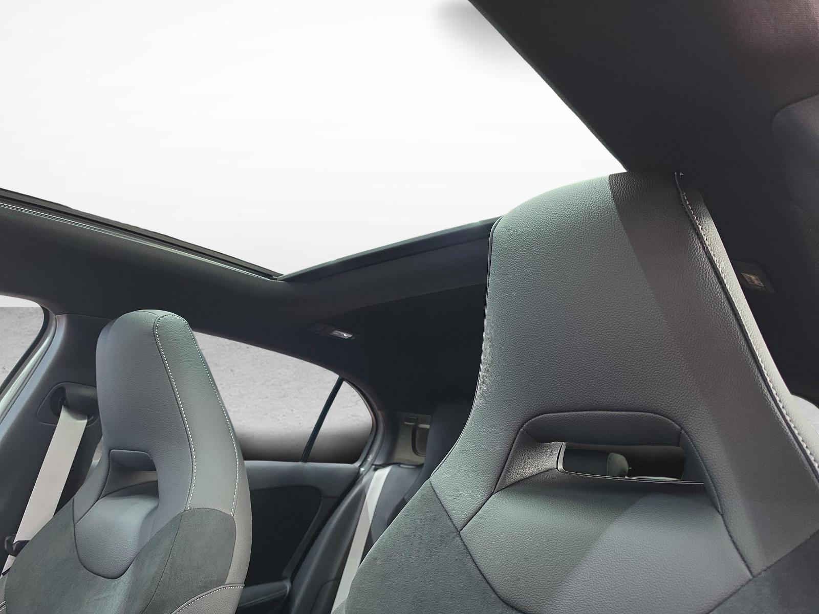 MERCEDES-BENZ A 220 4MATIC AMG Line-image-13