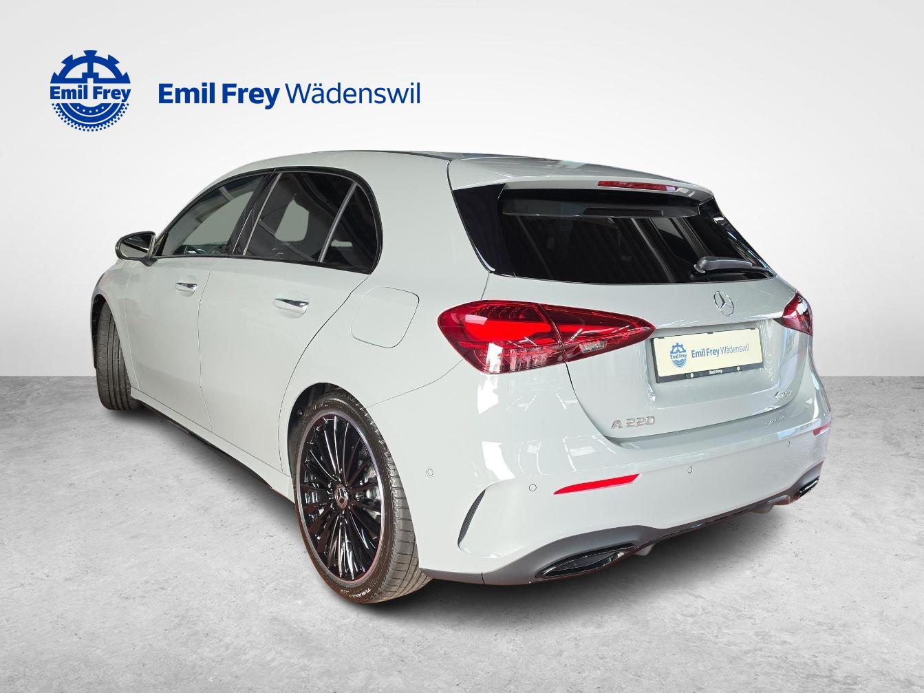 MERCEDES-BENZ A 220 4MATIC AMG Line-showroom-element-3