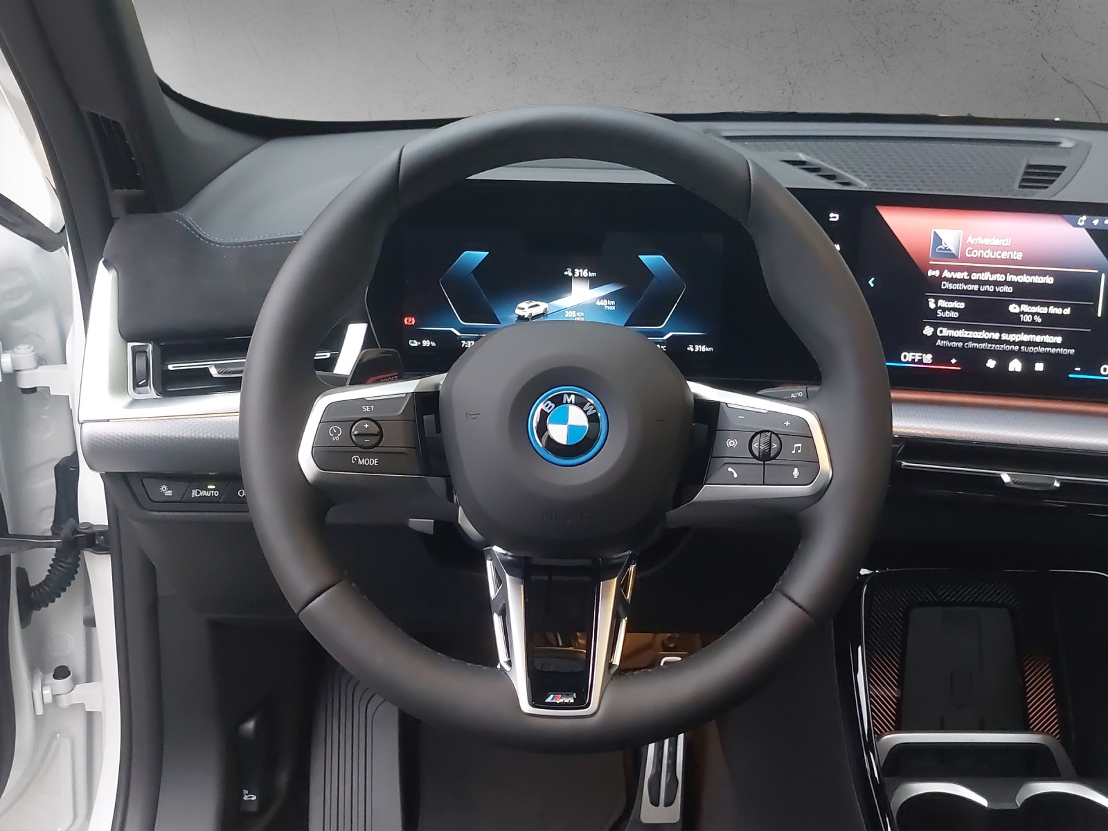 BMW iX1 xDrive 30 M Sport Pro-image-12