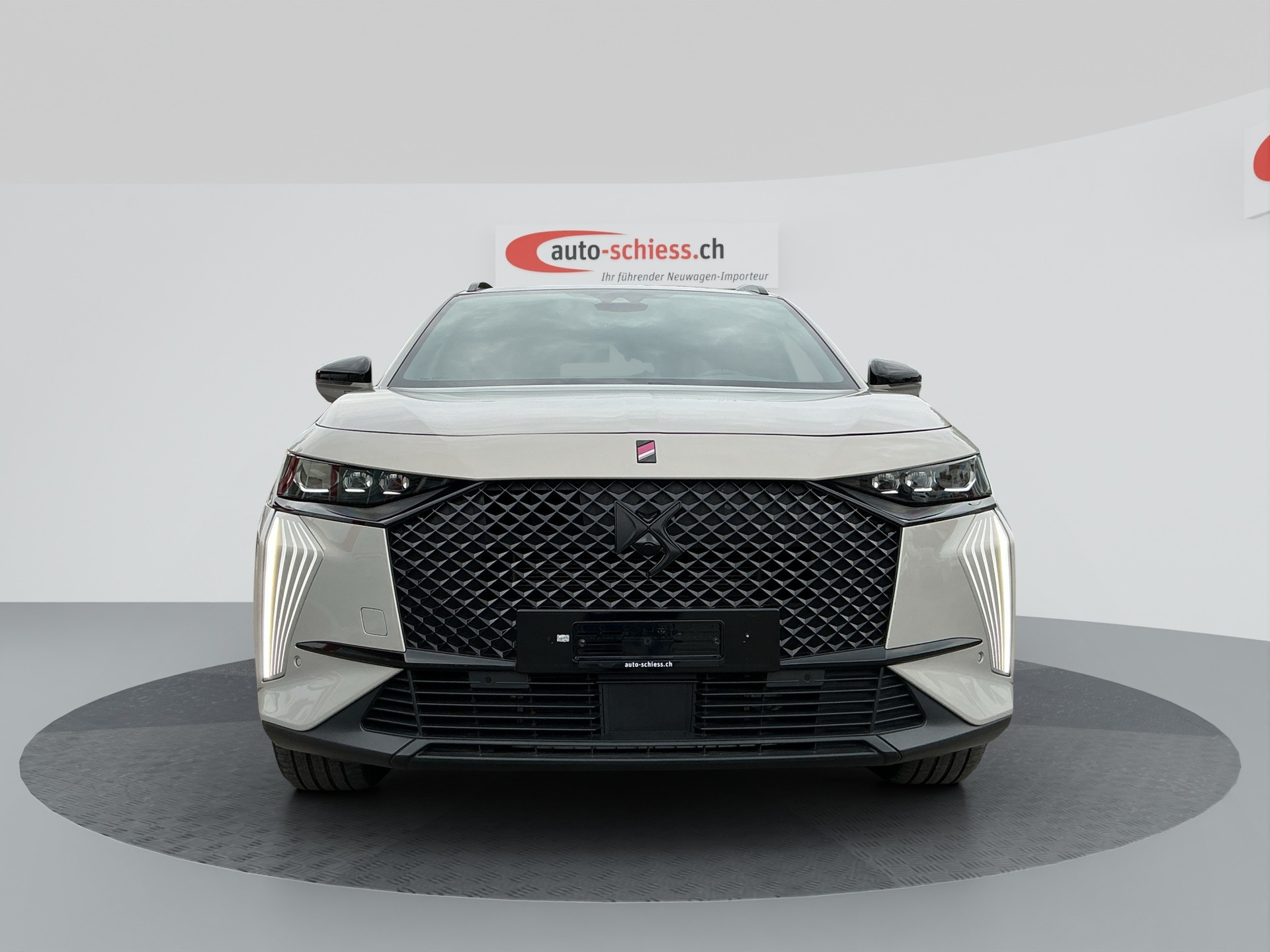 DS AUTOMOBILES DS7 DS 7 Crossback E-Tense 300 4x4 Performance Line +-showroom-element-1