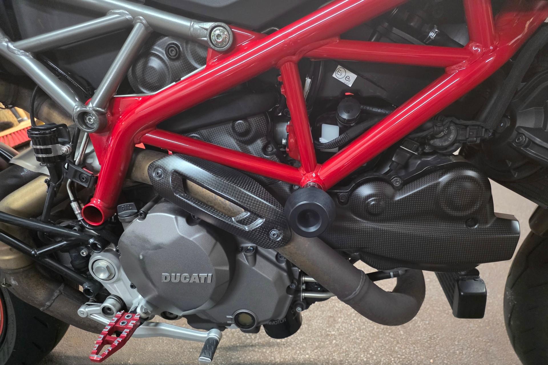 DUCATI Hypermotard 950 SP-image-8