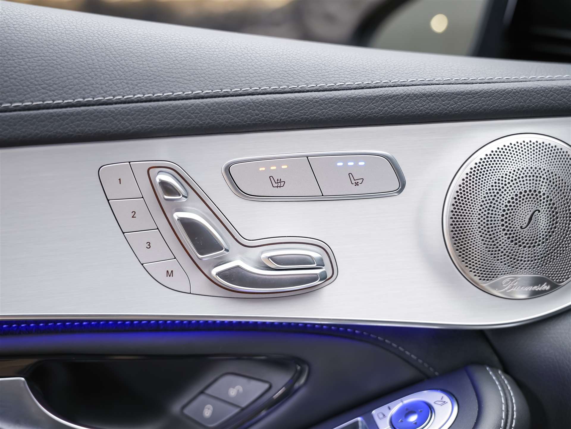 MERCEDES-BENZ GLC 63 S AMG 4Matic 9G-Tronic *CH Fahrzeug*Panorama*Sitzbelüftung*Head Up*-image-27