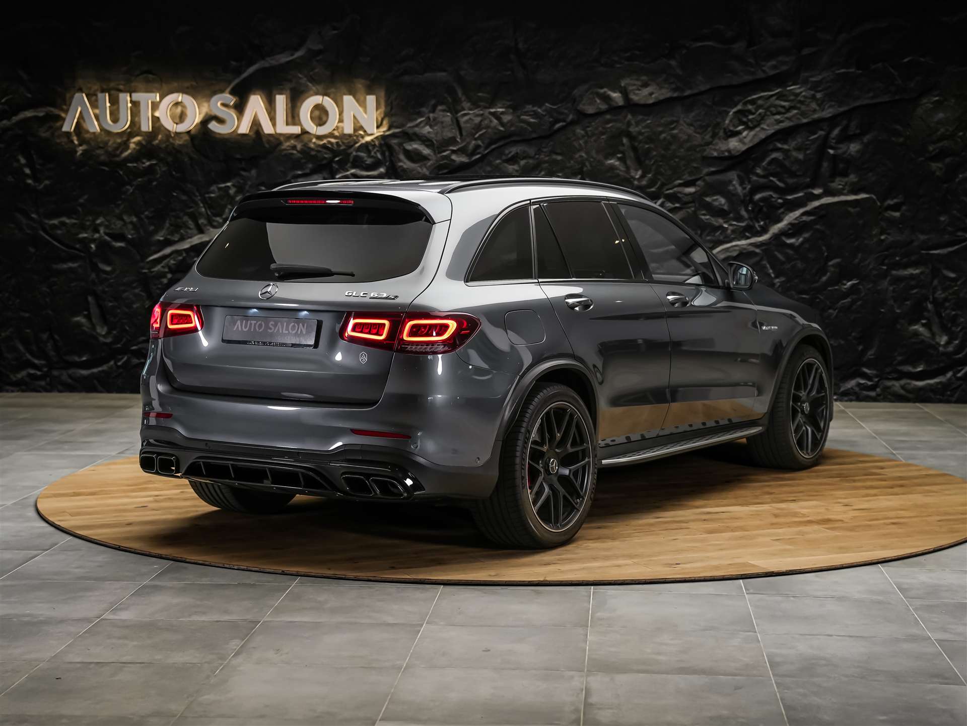 MERCEDES-BENZ GLC 63 S AMG 4Matic 9G-Tronic *CH Fahrzeug*Panorama*Sitzbelüftung*Head Up*-image-4