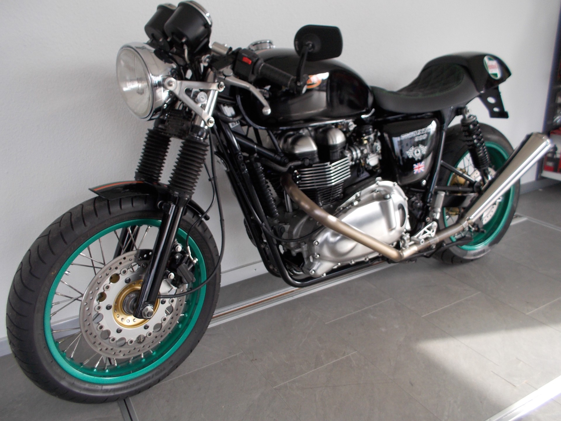 TRIUMPH Thruxton 900-image-4