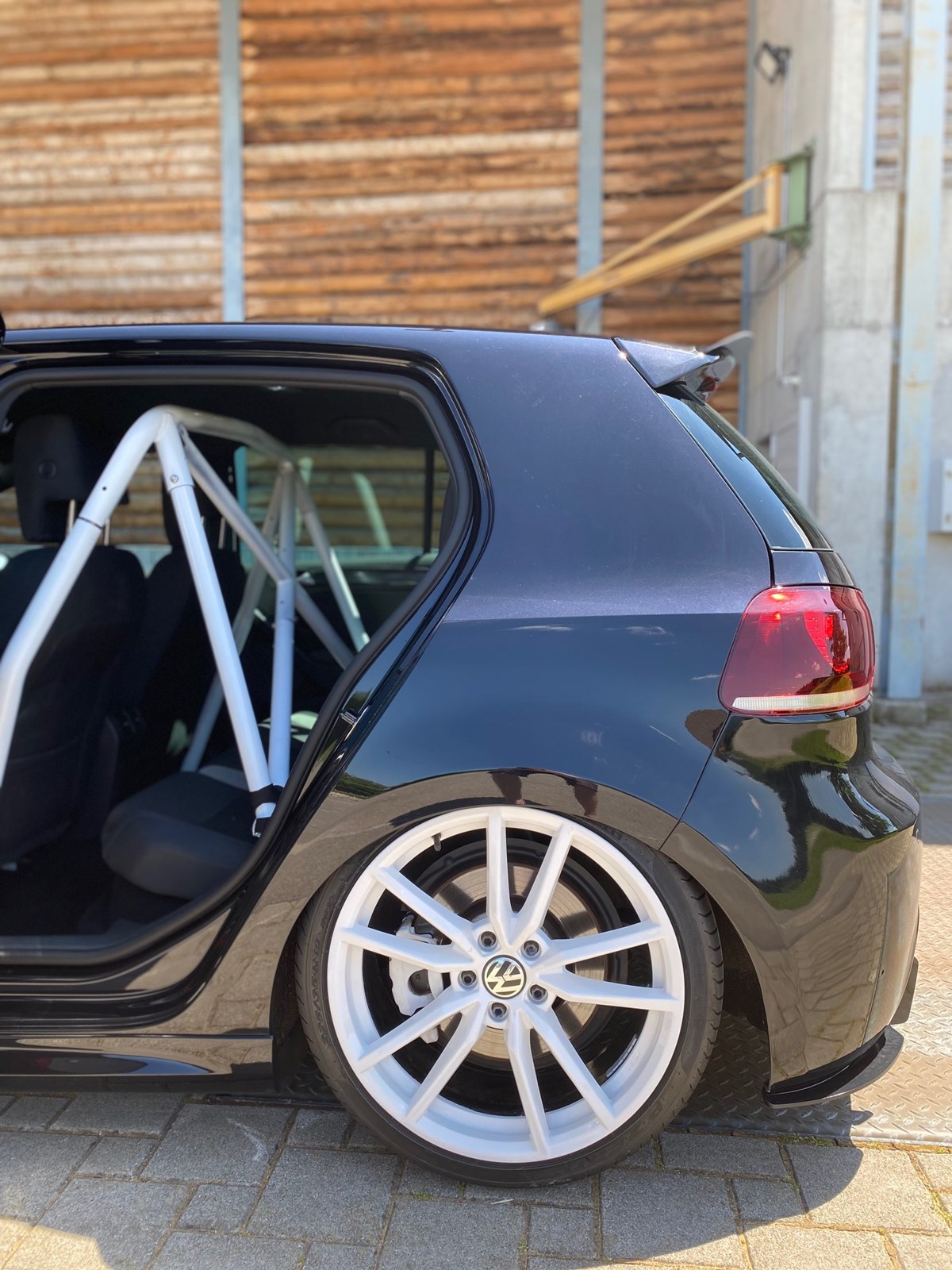 VW Golf 2.0 TSI R 4Motion DSG-image-11