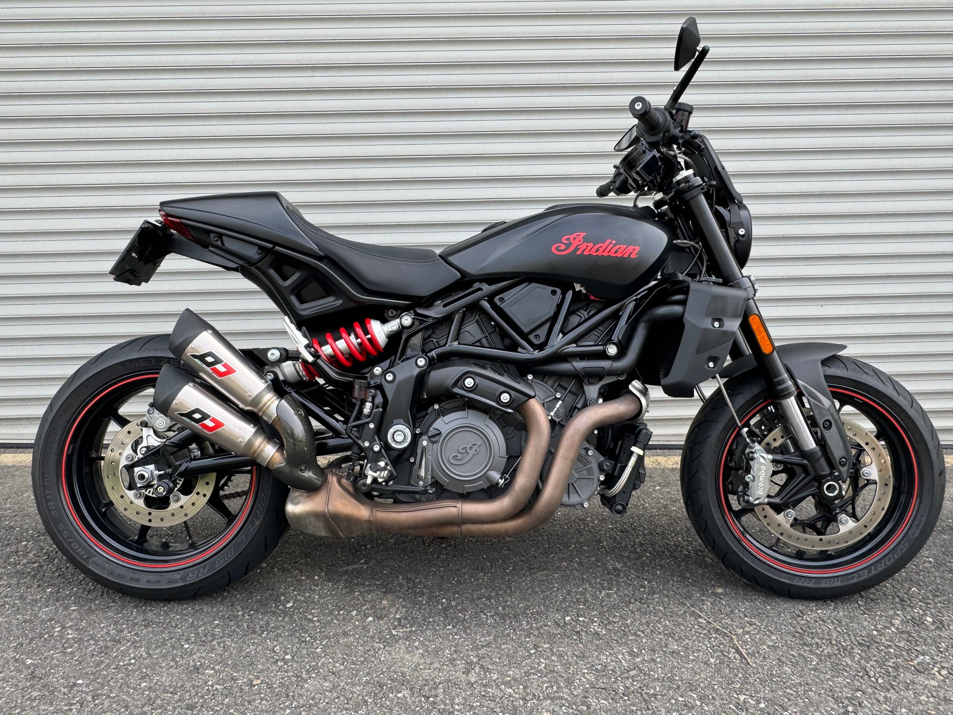 INDIAN FTR 1200 Z R Carbon-image-1