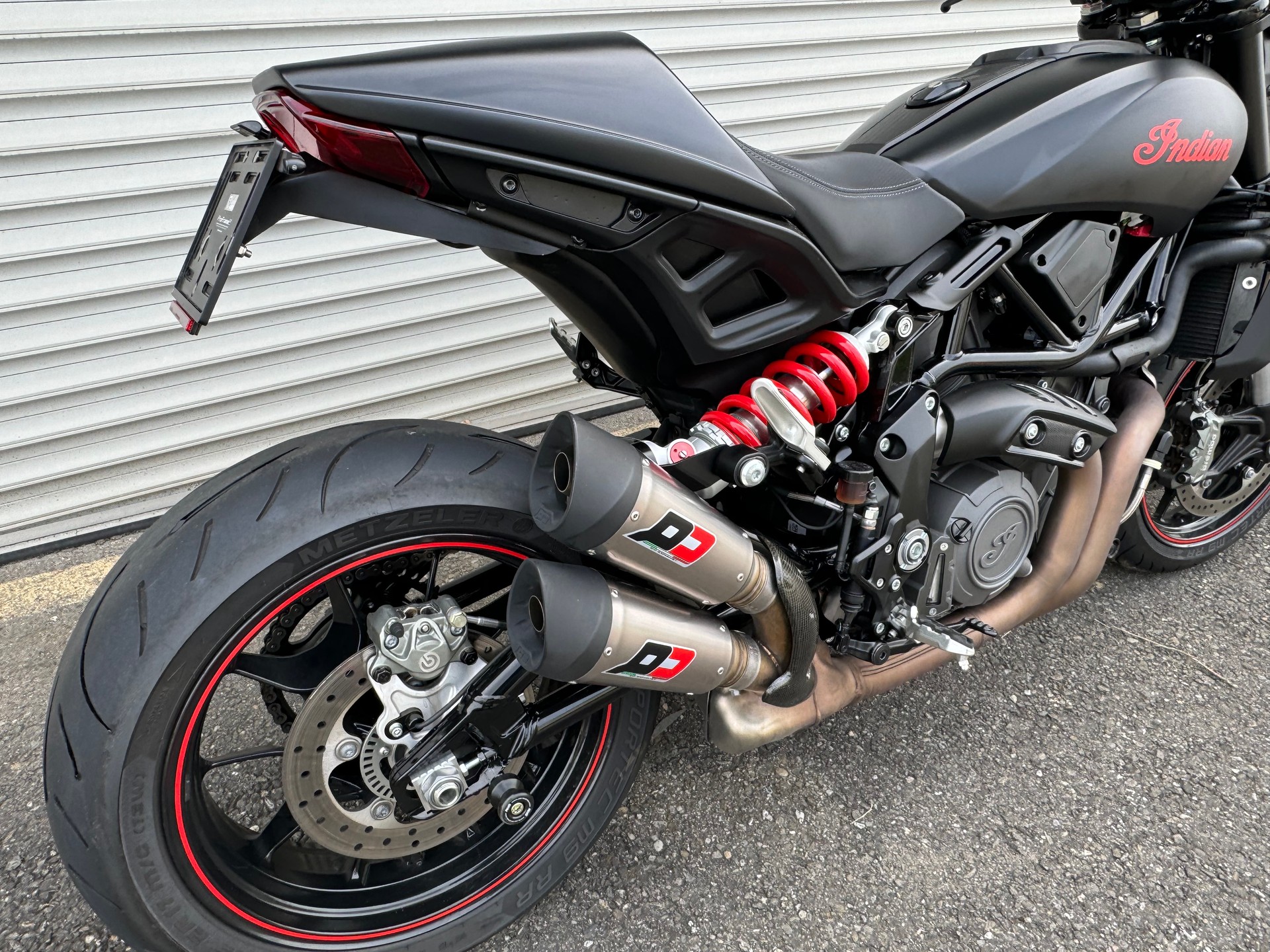 INDIAN FTR 1200 Z R Carbon-image-6