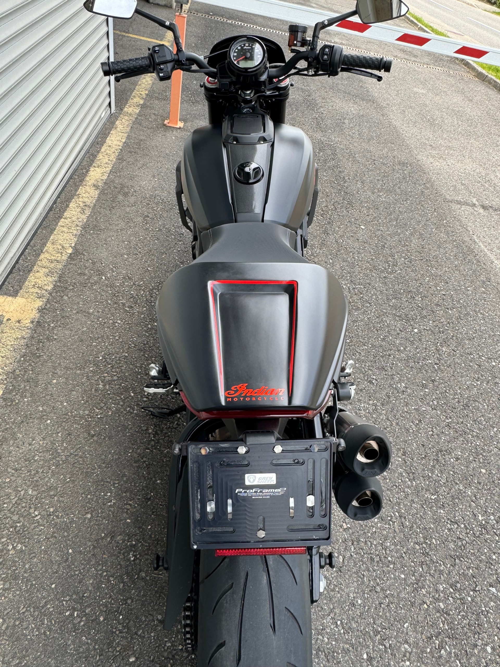 INDIAN FTR 1200 Z R Carbon-image-4