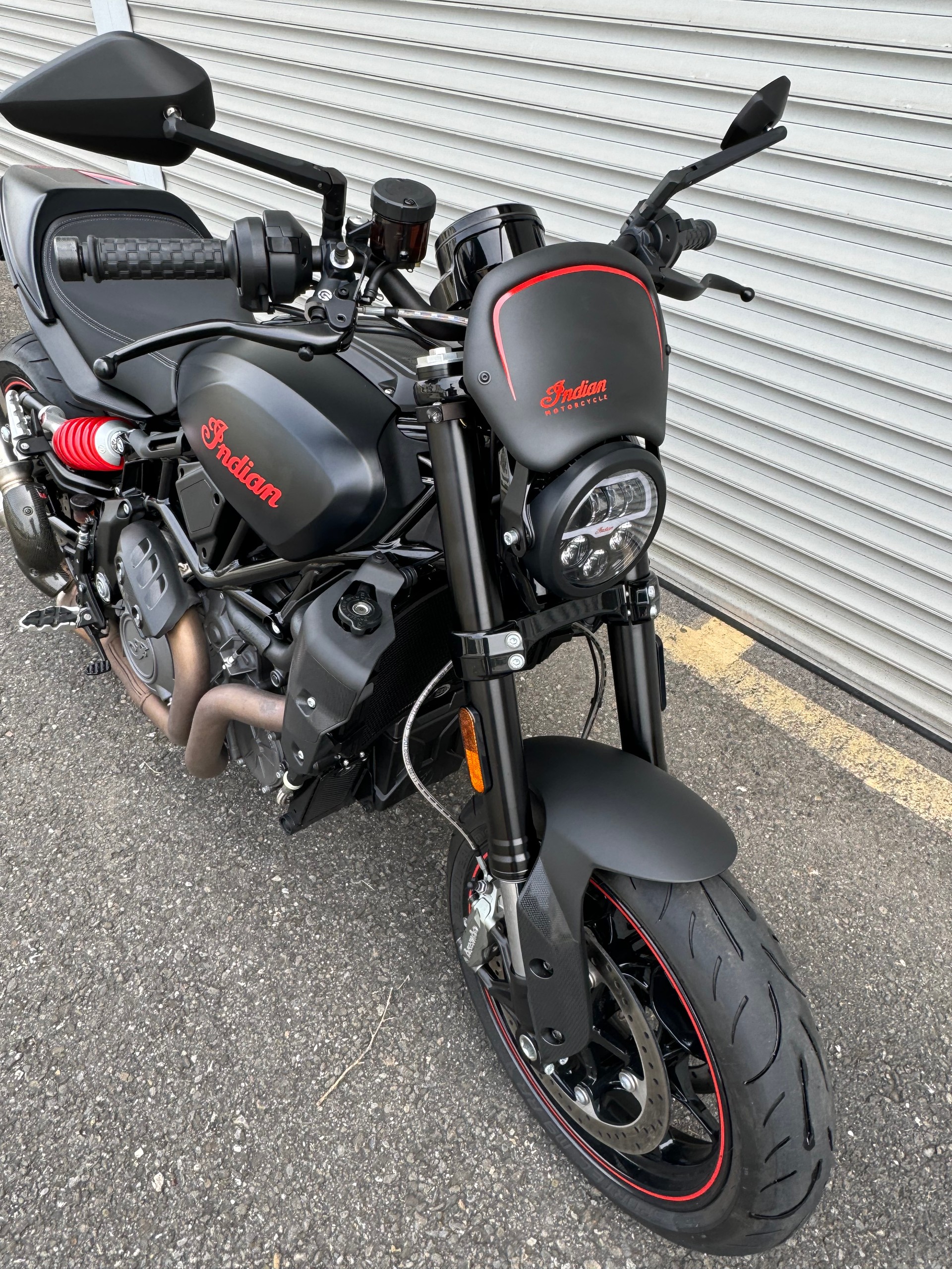 INDIAN FTR 1200 Z R Carbon-image-5