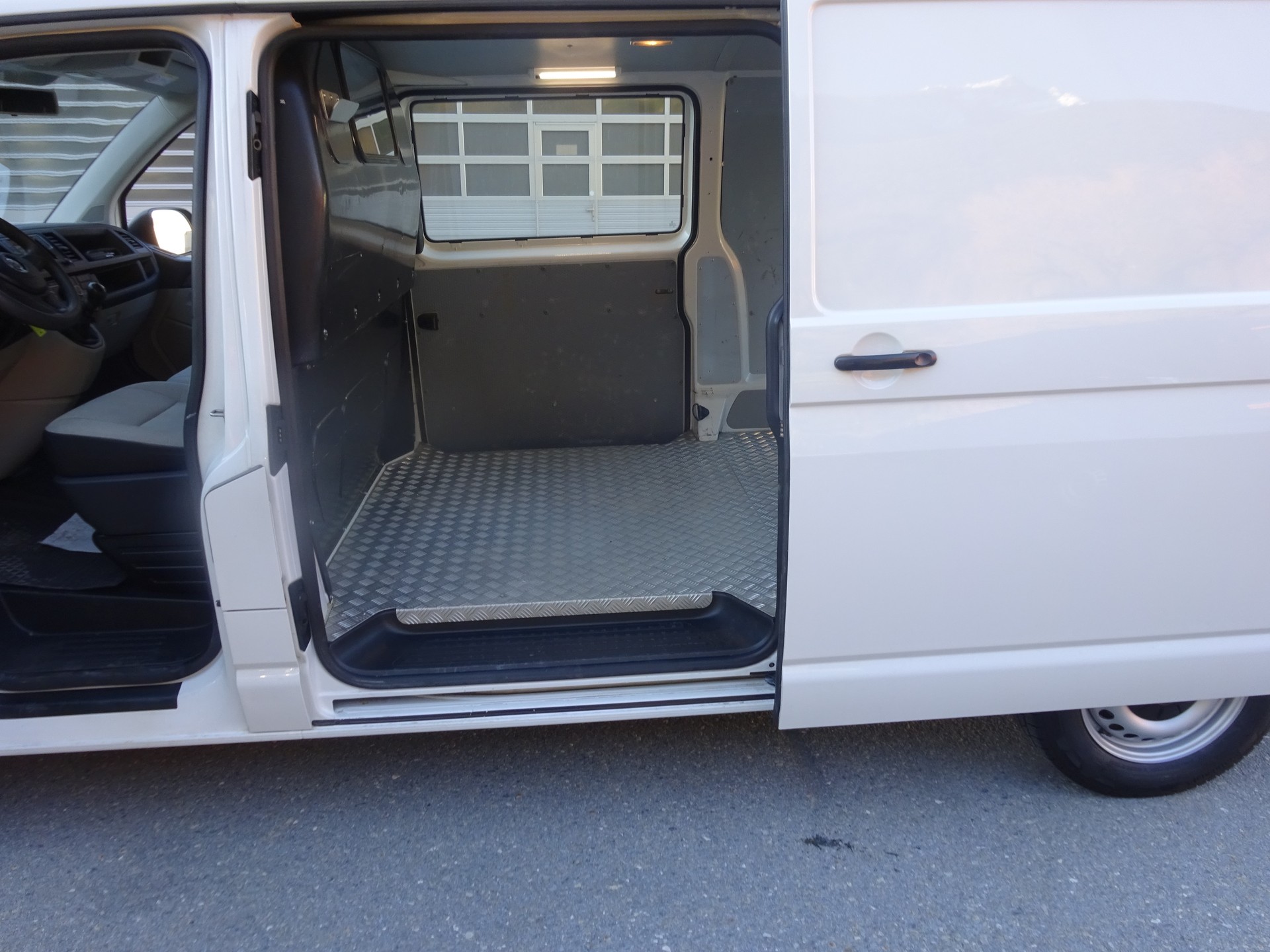 VW T6 2.0 TDI 4Motion-image-15