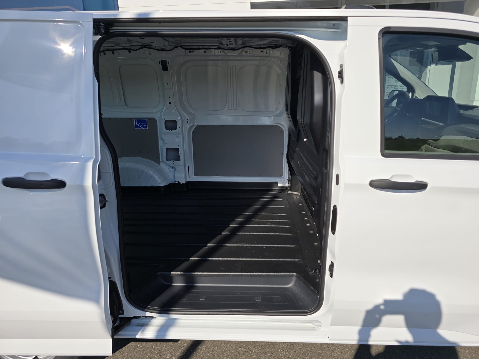 VW Transporter 2.0 TDI Automat-image-3
