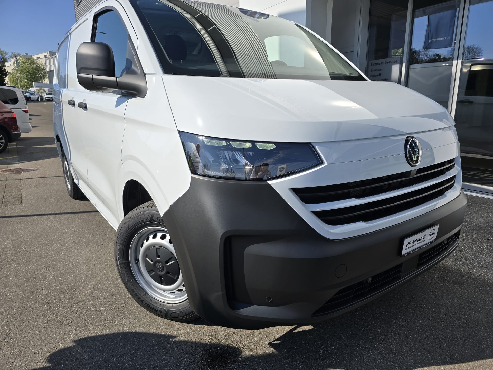 VW Transporter 2.0 TDI Automat-image-1
